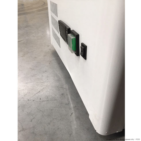 2NDs: Thermaster Four-Sided Countertop Beverage Display Fridge White - TCBD78W-SA9-Mar